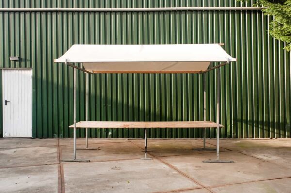Houten marktkraam van 3 meter breed met wit zeil – De Zwart Marktkramen