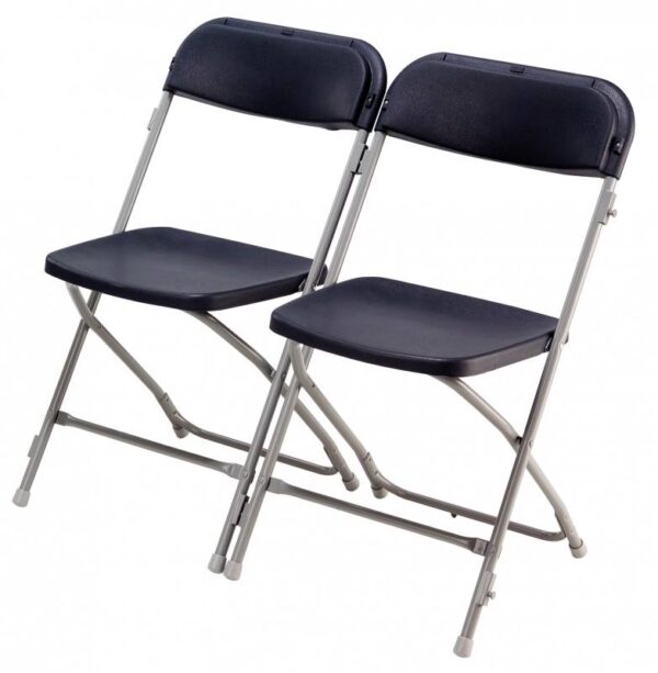 Klapstoelen Stapelbare en inklapbare witte klapstoelen voor evenementen, congressen en bruiloften, geleverd door De Zwart Marktkramen.